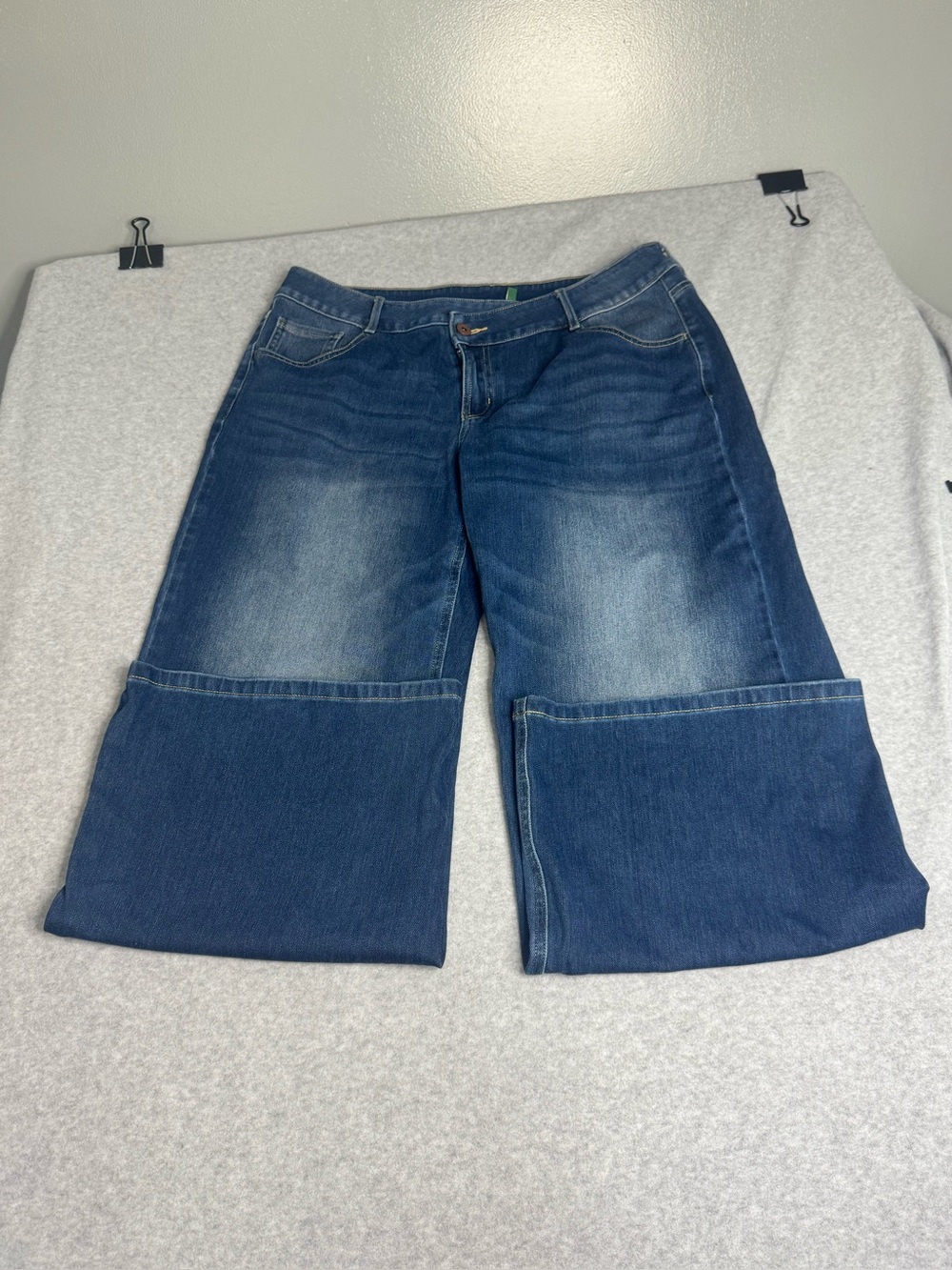 HALARA Two-Tone Wide Crop Jeans - Blue Size Large